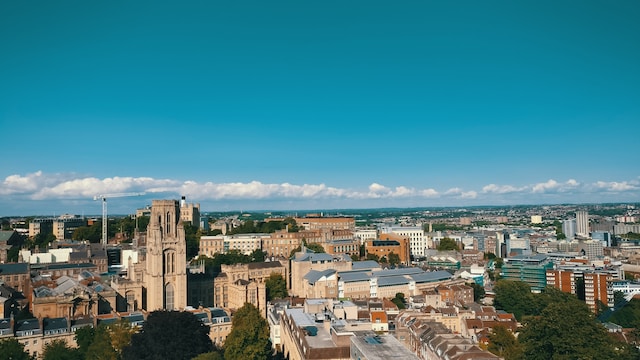 Bristol Cityscape - Discover the charm of Bristol's urban landscape